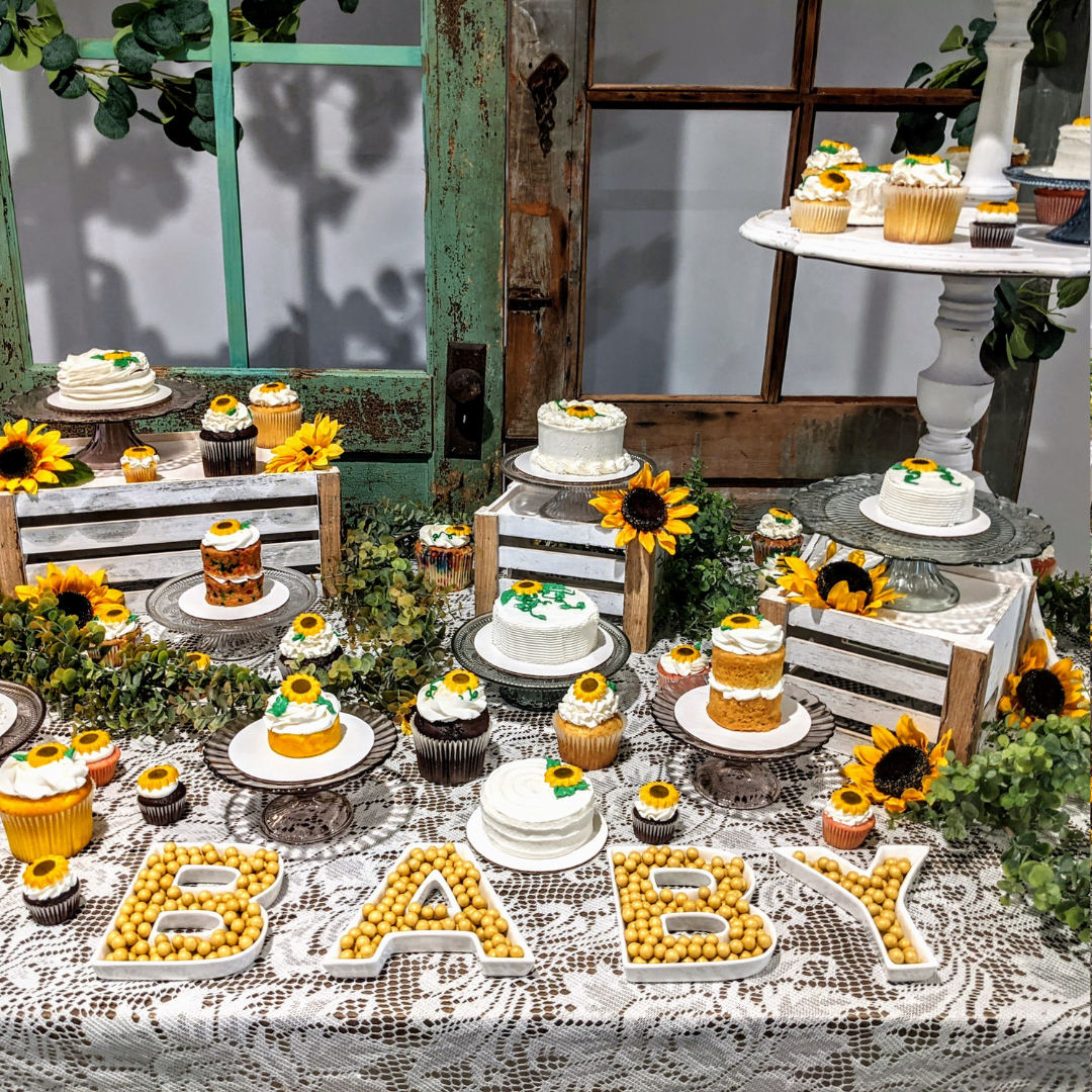 Custom Cake baker decorator in panama city beach florida for wedding cakes birthday cakes cupcake baker