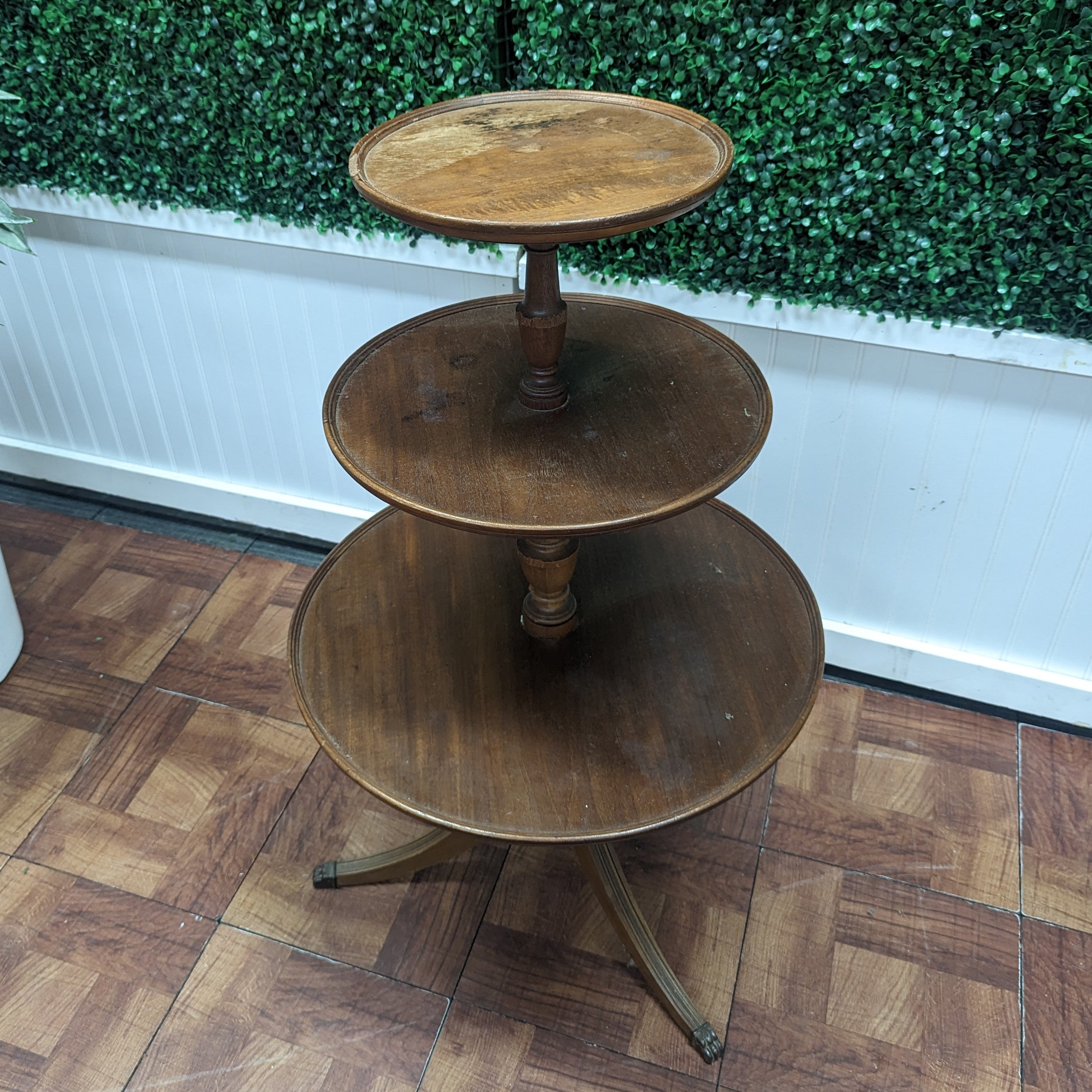 vintage 3 tiered dark brown tea table for wedding 